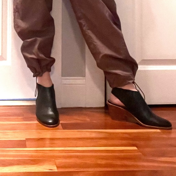 Athleta x Alicia Keys Plum/ Mauve Windbreaker Jumpsuit. Size 8.  - Picture 5 of 12